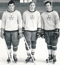 Bohuslav Šťastný, Jiří Novák a Vladimír Martinec (zleva) se sešli už v dorostu Tesly Pardubice. Mohli spolu hrát takřka naslepo