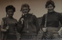 Jaroslava Jesenská (vlevo), 1961