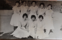 Nácvik spartakiády (1960), Jaroslava Jesenská stojící vlevo