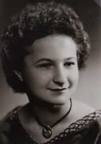 Jaroslava Jesenská – dobová fotografie