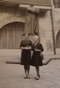 Draga Zlatníková po promoci