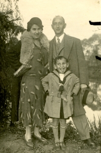 Malý Vladimír s rodiči
