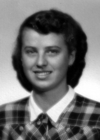 Eva Lipovská, dobová portrétní fotografie, Praha, 1948