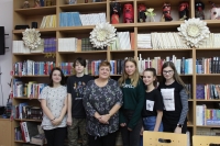 Lenka Šepsová s týmem žáků