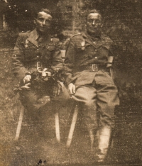 Osvětoví důstojníci (politruci) ze 3. brigády Svobodovy armády