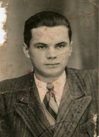 ID photo before the war