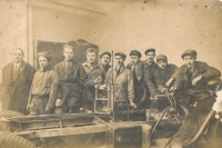 Jedna z firem rodu Vomočilů v Dolním Újezdu 