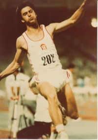 Brož's charge Ivo Krsek won a silver medal at the 1986 World Junior Championship in Athens; Brož was given back his passport for the occasion, thanks to Dana Zátopková