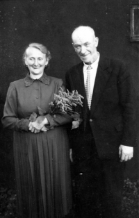 Rodiče manžela Marie Vaškové, Šenov, 70. léta