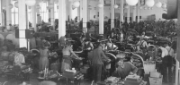 This is what the Schowanek factory looked like around 1938. There are three-pin machines in the front and hand lathes in the back.