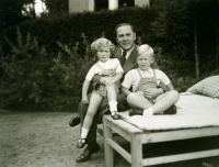 Ivan M. Havel, Václav Havel, Vítězslav Nezval, September 1940	