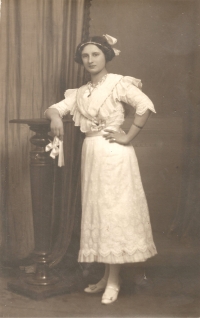 Witness's grandmother Marie Zahradníková in a dance class, 1910