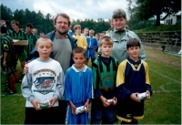 Fotbalový turnaj mikroregionu Podjavořicko, starosta Kunžaku a Eliška, předsedkyně mikroregionu, Kunžak, 2001
