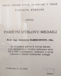 ČVUT uděluje Jaromíru Ulbrechtovi pamětní Hýblovu medaili za významný přínos v rozvoji fakulty