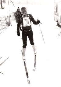 Otokar Simm při běžeckém závodu v Jizerských horách, šlo o čtyřiadvacetihodinovku a konala se v roce 1986