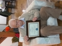 Jaromír Ulbrecht drží svůj nejvýznamnější diplom v životě - přijetí do akademické obce Amerického institutu chemického inženýrství