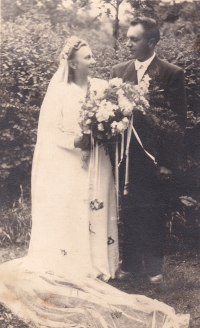 Svatební fotografie Jiřiny a Borise Hajných, rok 1947