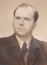 Manžel Boris Hajný (1922–1996), volyňský Čech, na snímku z roku 1951