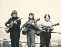 Dagmar (in the middle) with a band, circa 1964
