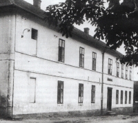 Porubská škola pod kostelem, kam chodila Ladislava Klásková, 30. léta 20. století