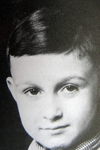 Josef Salomonovic as a child, Ostrava, 1945