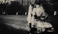 Projížďka s budoucí manželkou Marií (1961)