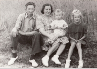 Hubert Hanika s manželkou Věrou, dcerou Alenou a synem Hubertem 