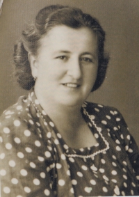 Věra Haniková (rozená Harmová), manželka Huberta Haniky