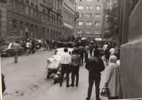 Invaze vojsk Varšavské smlouvy, Beethovenova ulice u Československého rozhlasu, 21. 8. 1968, Brno