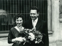 Jarmila a Josef Veverovi, Jarmilina promoce, Praha Karolinum 1958
