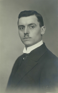 Jarmilin otec Vojtěch Král po návratu z legií, Praha 1921