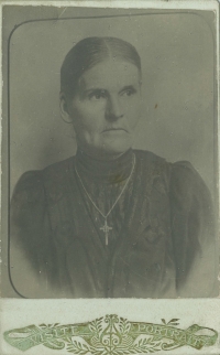 Anna Králová, rozená Kafková, babička Jarmily z otcovy strany, Velenka asi 1900