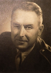 JUDr. Josef Klvaňa, strýc pamětníka, bratr jeho matky Dagmar (1895 - 1977)