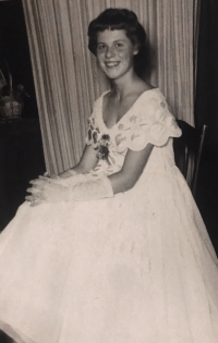 17-year-old Krista in dance school