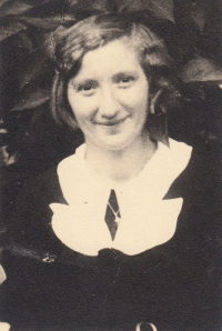 His mother Emma Braunová