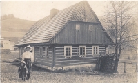 His mother Emma with her aunt in front of Slavomil Braun's birth house, Rokytnice nad Jizerou, circa 1915
