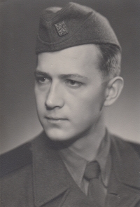 Milan Vaňura u PTP v Ostravě-Radvanicích v roce 1953