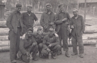 Milan Vaňura u PTP v dolní řadě vpravo v květnu 1953