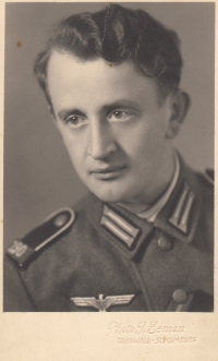 Otec František Braun v uniformě německé armády (během 2. sv. války)