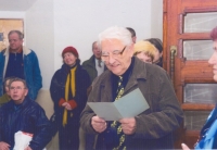 Jiří Boháč při odhalení pamětní desky četl báseň "Má Vysočina" a nedlouho poté vydal svoji první sbírku básní Verše z Podoubraví