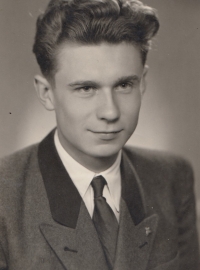 Vlastimil Nedoma - průkazová fotografie z roku 1949