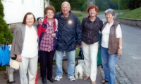 Walter Fischl at a reunion with former members of the Auxiliary Technical Batallions, here shown with the former soldiers' wives.