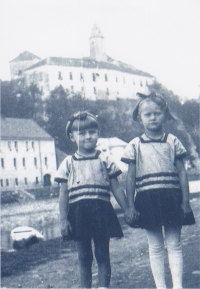 Sisters Irena and Hana Muchova. The river Sázava and Ledeč castle in the background 