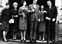Svatební foto manželů Pajerových, polovina 60. let 20. století