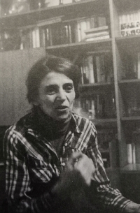 Otta Bednářová after returning from prison in 1980