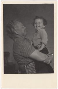 S babičkou Turkovou, 1954