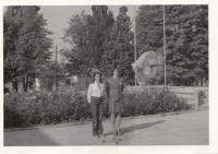 Alena Mašková jako skupinová vedoucí na Mezinárodním táboře míru, Seč