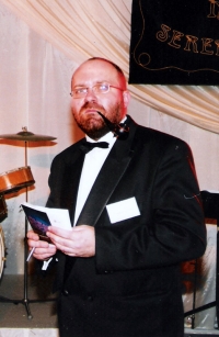 The memorial visit for gala, in 1998.