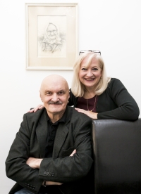 S partnerkou Maruškou a obrazem svojí babičky z Vysočiny, 2016