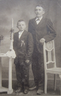 Dědeček s bratrancem pamětnice Františkem Fajkusem